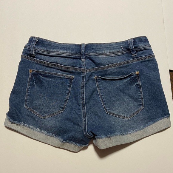 ‘Eighty Two’ Denim Shorts - Picture 2 of 4